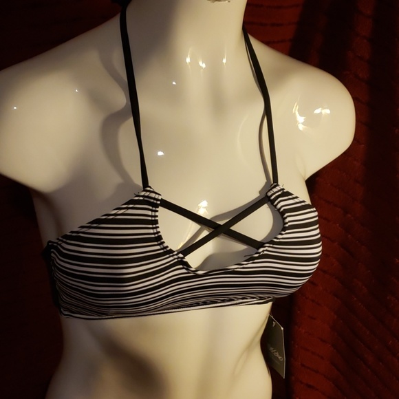 Bikini - Picture 2 of 3